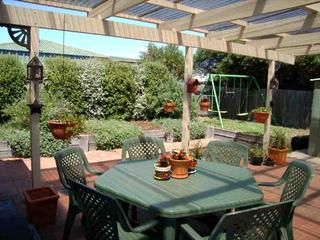 Outdoor Entertaining (2006-01-27)
