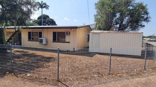 2/2 Illuta  Street, QLD 4815