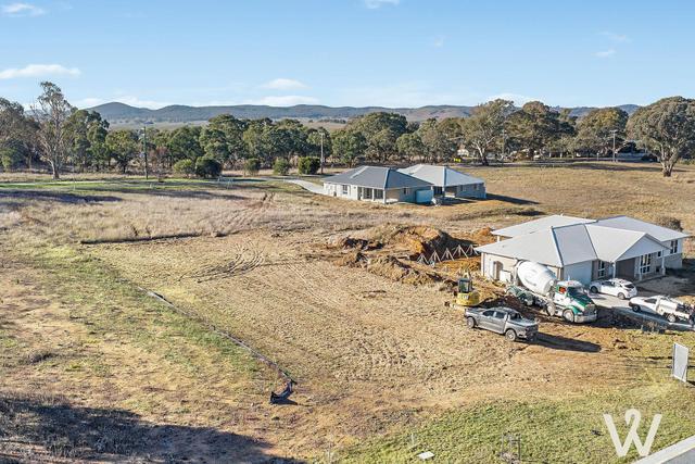11 Oak Grove, NSW 2582