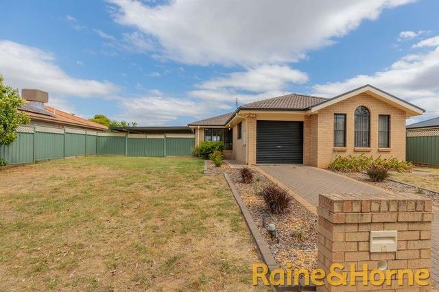 4 Bellbird Way, NSW 2830