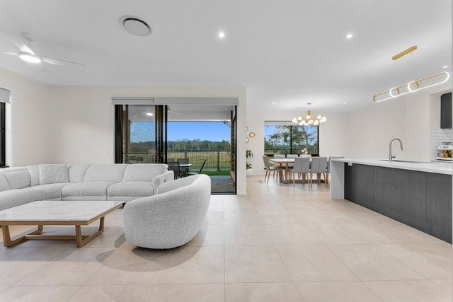 25 Sunray Parade, QLD 4503