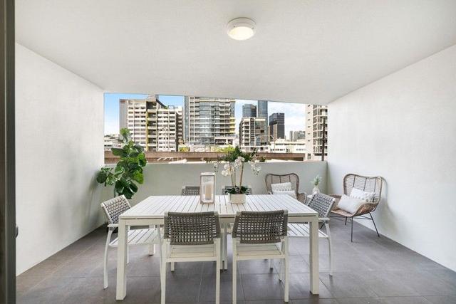 303/16 Merivale Street, QLD 4101