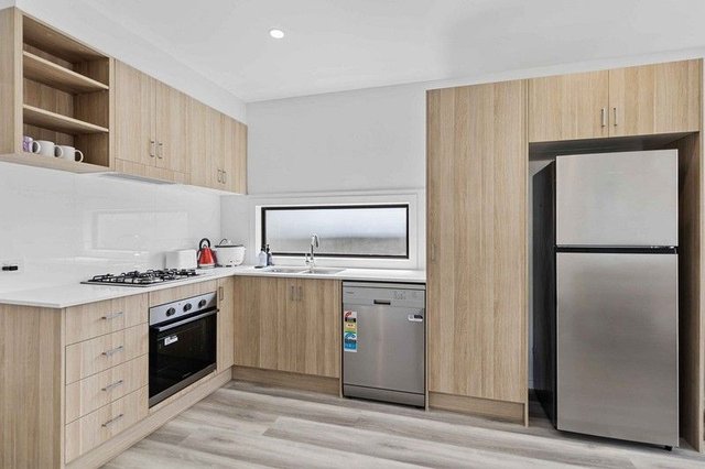 4a Larch Street, QLD 4228