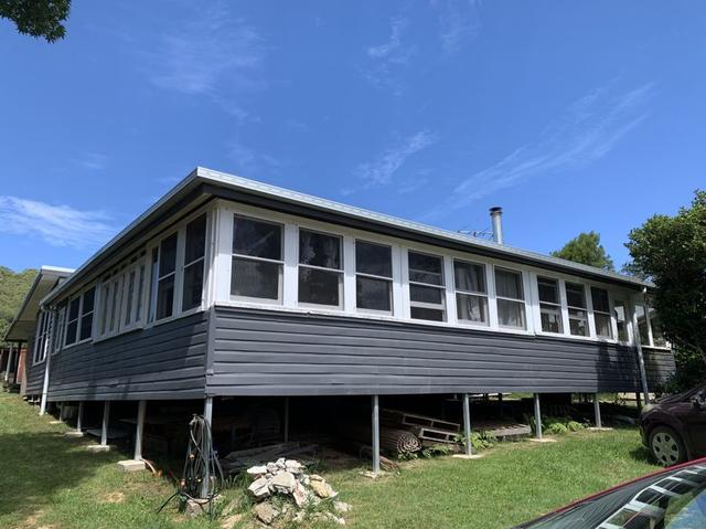 124 Pine Avenue, NSW 2450
