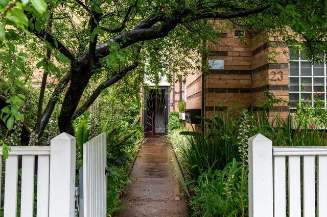 2/23 Albert Street, VIC 3002