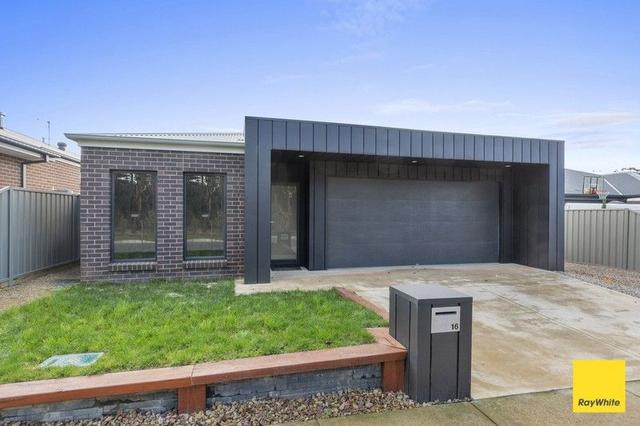 16 Blossom Drive, VIC 3551