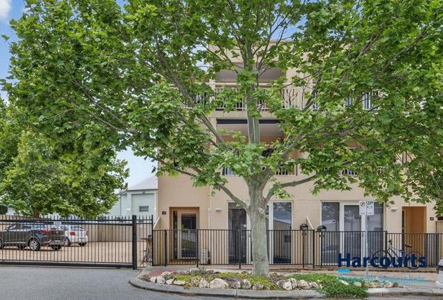 1/2 Norman Street, WA 6160
