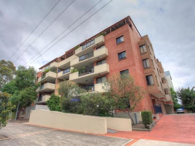 13/9-11 Bathurst Street, NSW 2170