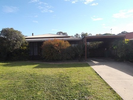 16 Carson Drive, NSW 2646