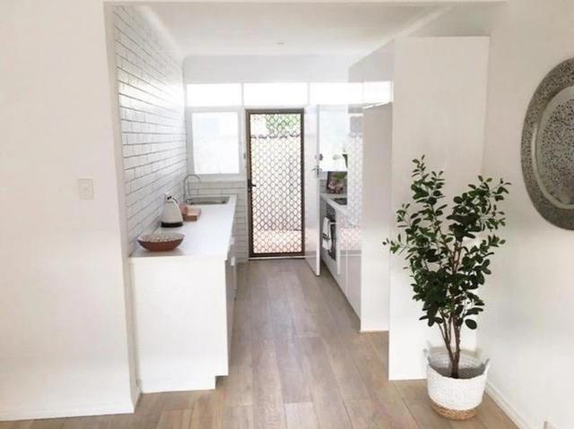 1/229 Seacombe Road, SA 5048