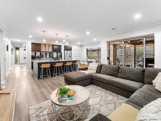 24 Appletree Rise, VIC 3977