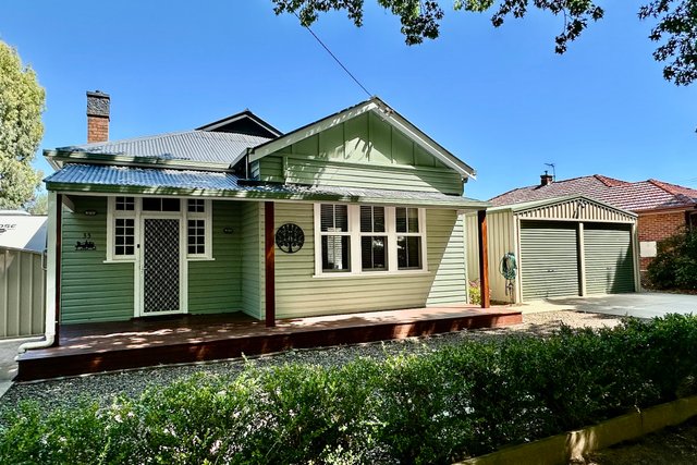 33 Murray Street, NSW 2590