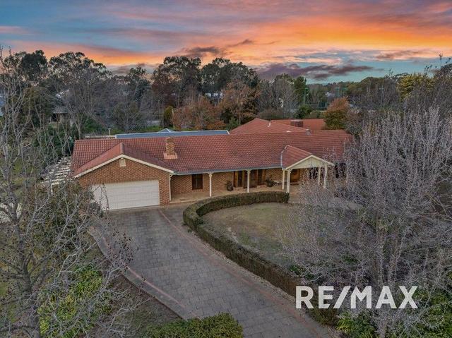 8 Angela Road, NSW 2650