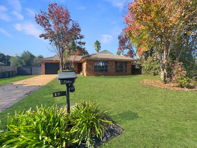 17 Eden Park Avenue, NSW 2830