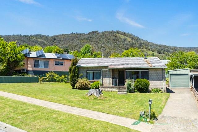 24 Lakeside Avenue, VIC 3699