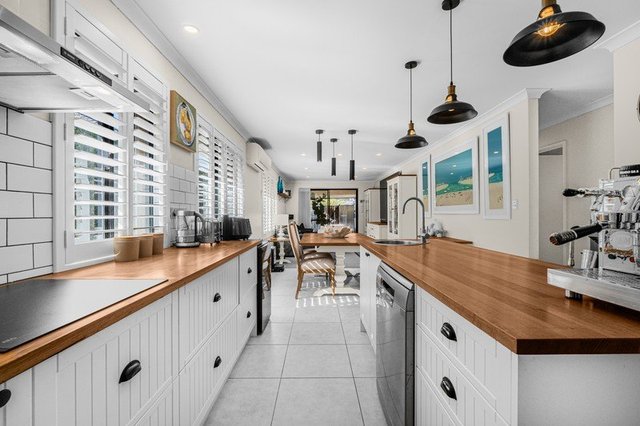 19 St Tropez Vista, WA 6069
