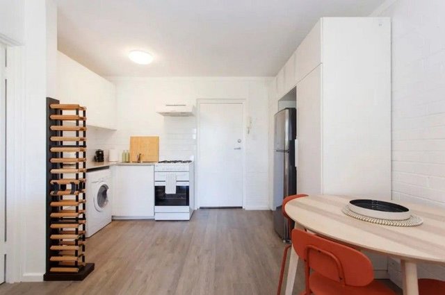 13/4 Dover Court, WA 6012