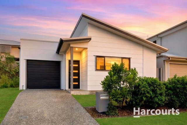 11 Waterman Place, QLD 4118