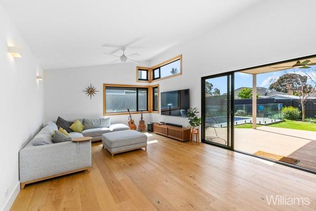 12 Fourth Avenue, VIC 3025