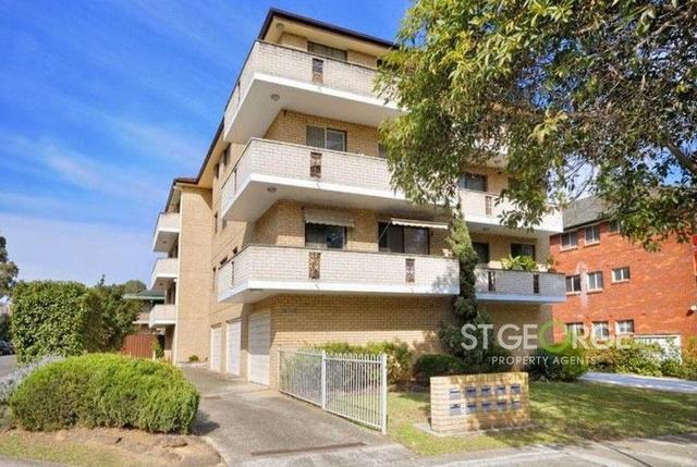 7/25 Martin  Place, NSW 2223