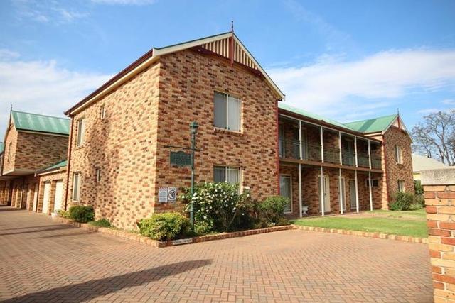 7/77 Bultje Street, NSW 2830