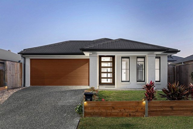 94 Davidson Circuit, QLD 4125