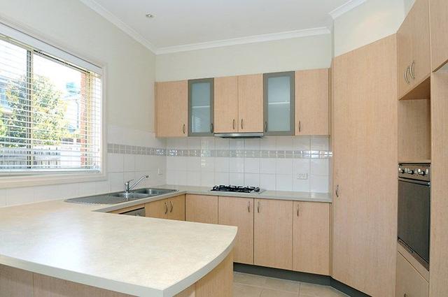 10 Houghton Drive, VIC 3156