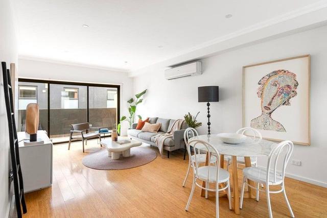 2/1082 Sydney Road, VIC 3060