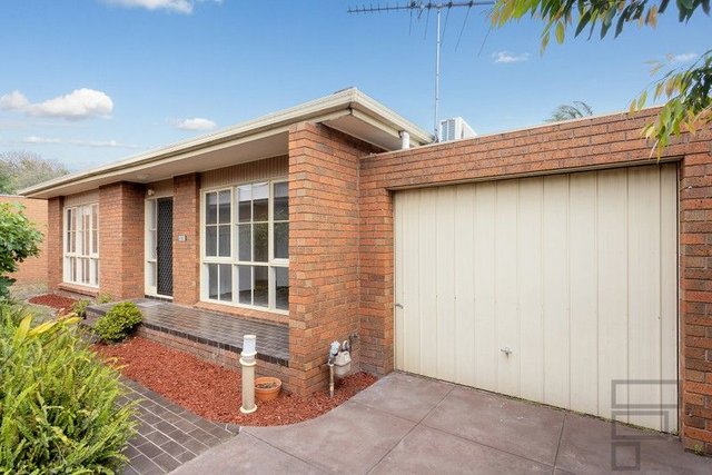 2/61 Bealiba Road, VIC 3162