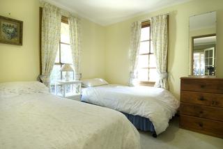 Bed 2 (2008-04-23)