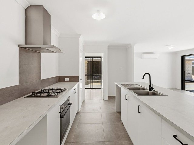 9 Lyall Street, WA 6208