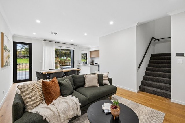 1/11 Telford Crescent, WA 6021