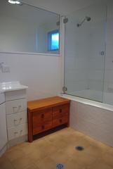 Bathroom (2012-10-16)