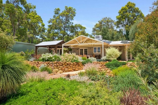 18 Casino Road, WA 6071