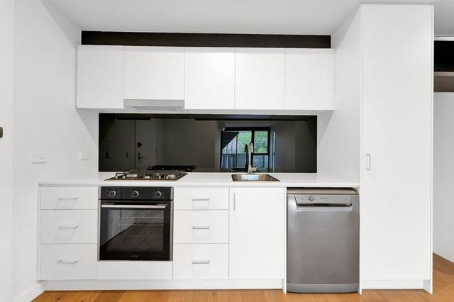 201/402 Dandenong  Road, VIC 3161