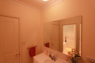 Bathroom (2010-11-24)