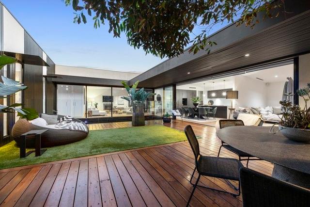1B Kara  Grove, VIC 3195
