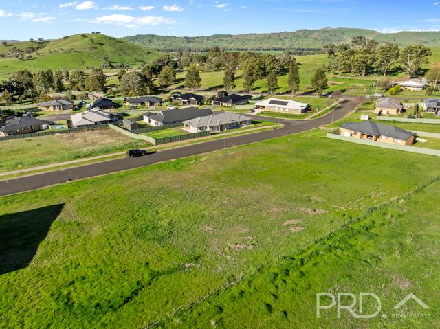 27 Lawson Drive, NSW 2722