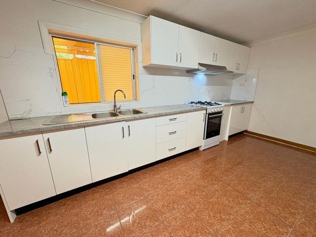 9a Violet St, NSW 2196