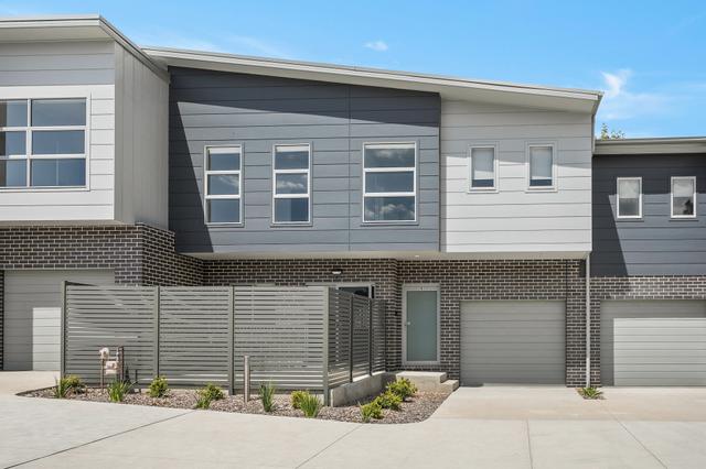 8/18 Phillips Avenue, NSW 2500