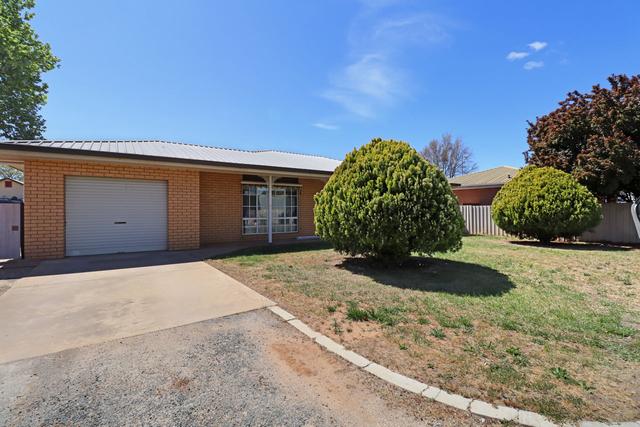 2/317 Sloane Street, NSW 2710