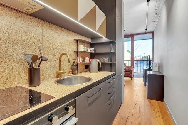 202/9 Duckett Street, VIC 3056