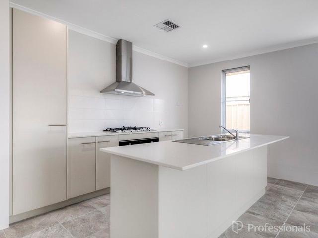 13 Barr Way, WA 6037