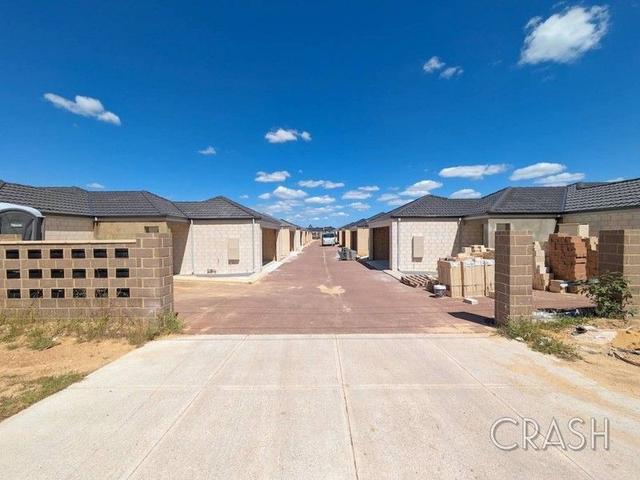 13/18 Fifth Road, WA 6112