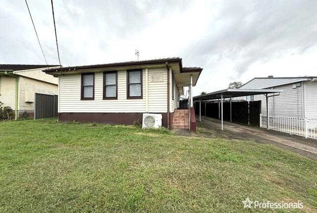 11 Hull Avenue, NSW 2170