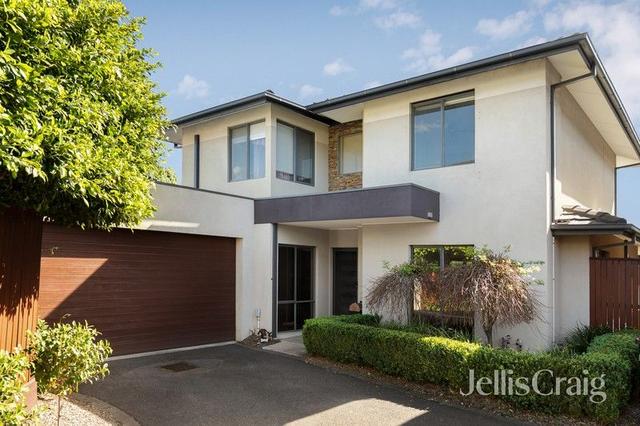 2/11 Nevin Parade, VIC 3084