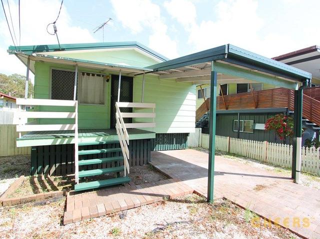 6 Nursery Rd, QLD 4121