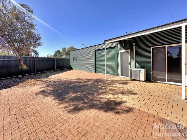 2/33 Larapinta Drive, NT 0870