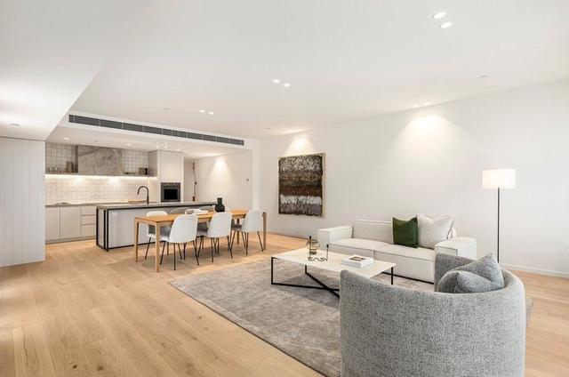 102/9 Ocean Street, VIC 3188