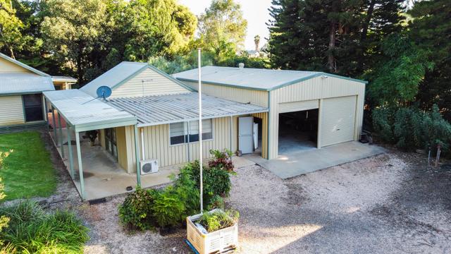 221B Woomera Avenue, VIC 3496